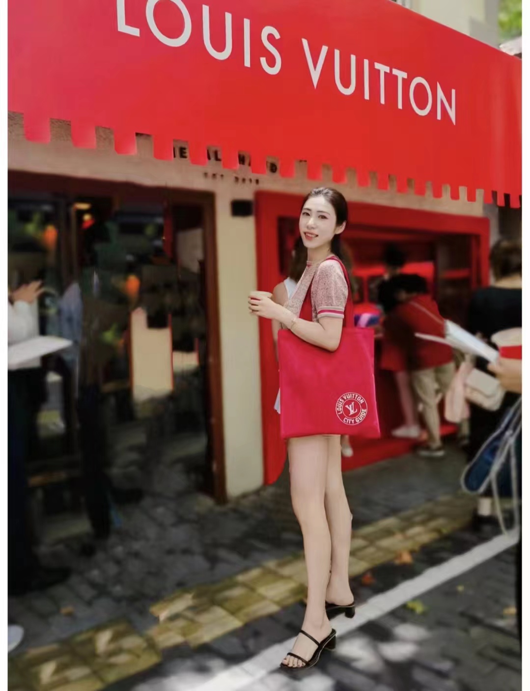 lv购物袋搭配衣服,lv帆布包穿搭