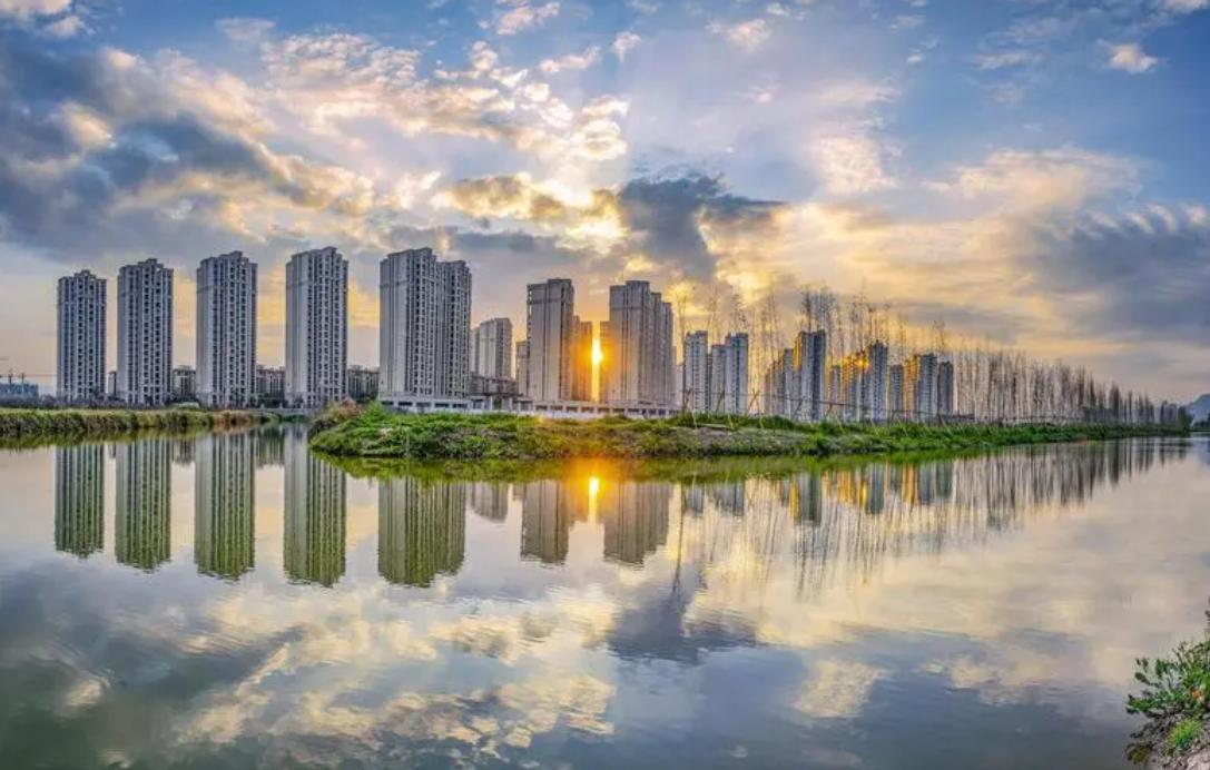 浜哄姏璧勬湰涓庡煄闀囧寲鐮旂┒,浜哄姏璧勬湰瀵瑰煄甯傜粡娴庡闀跨殑浣滅敤