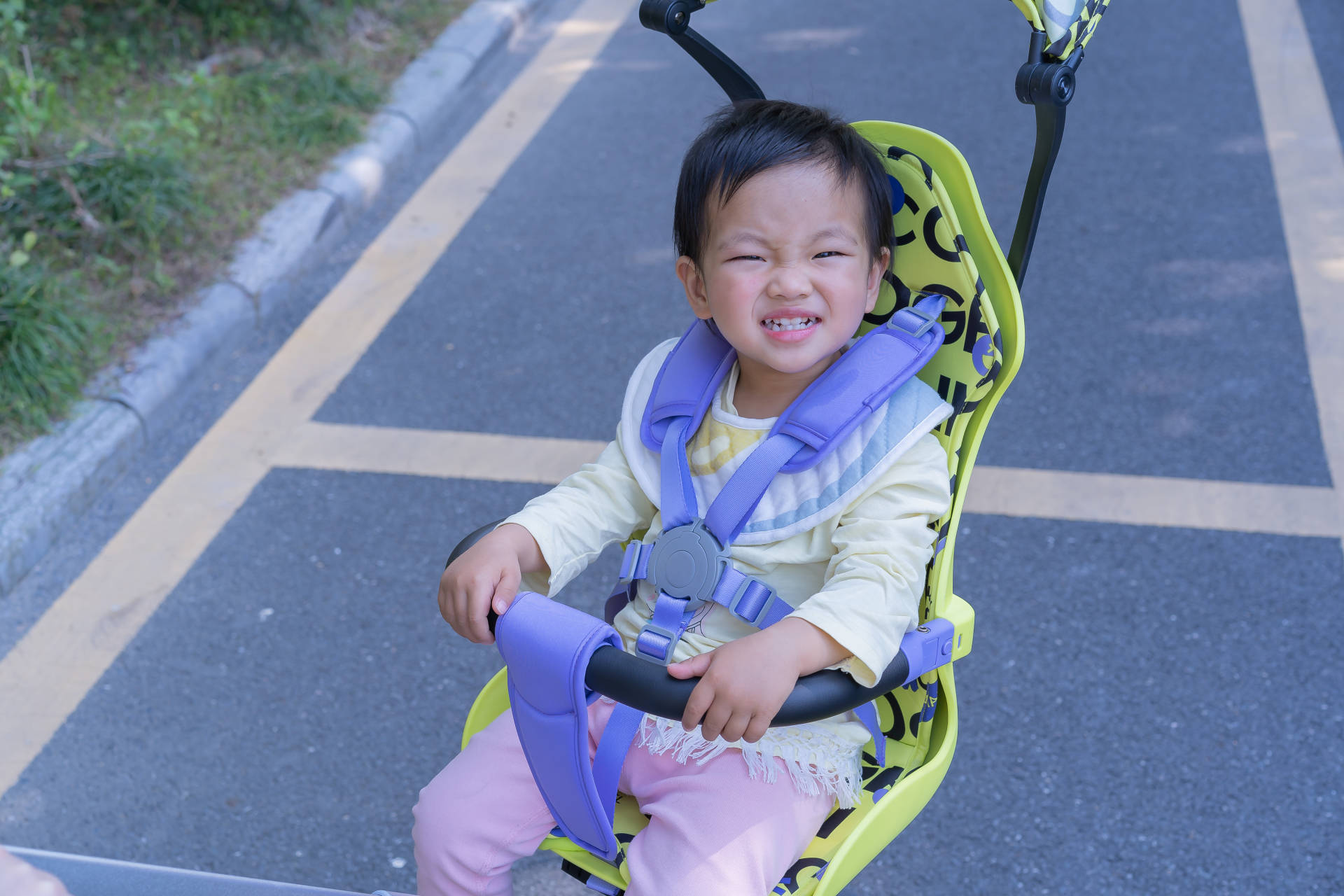 酷骑遛娃神器m1和m2的区别,cooghi酷骑遛娃神器