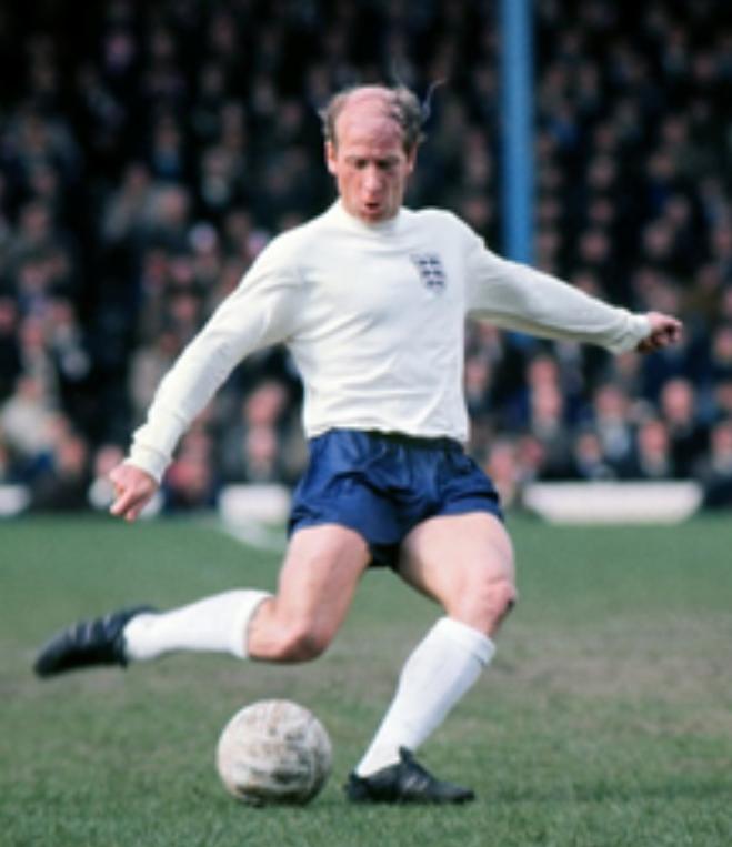 世界足坛史上十大巨星,世界足坛最伟大的十大球星