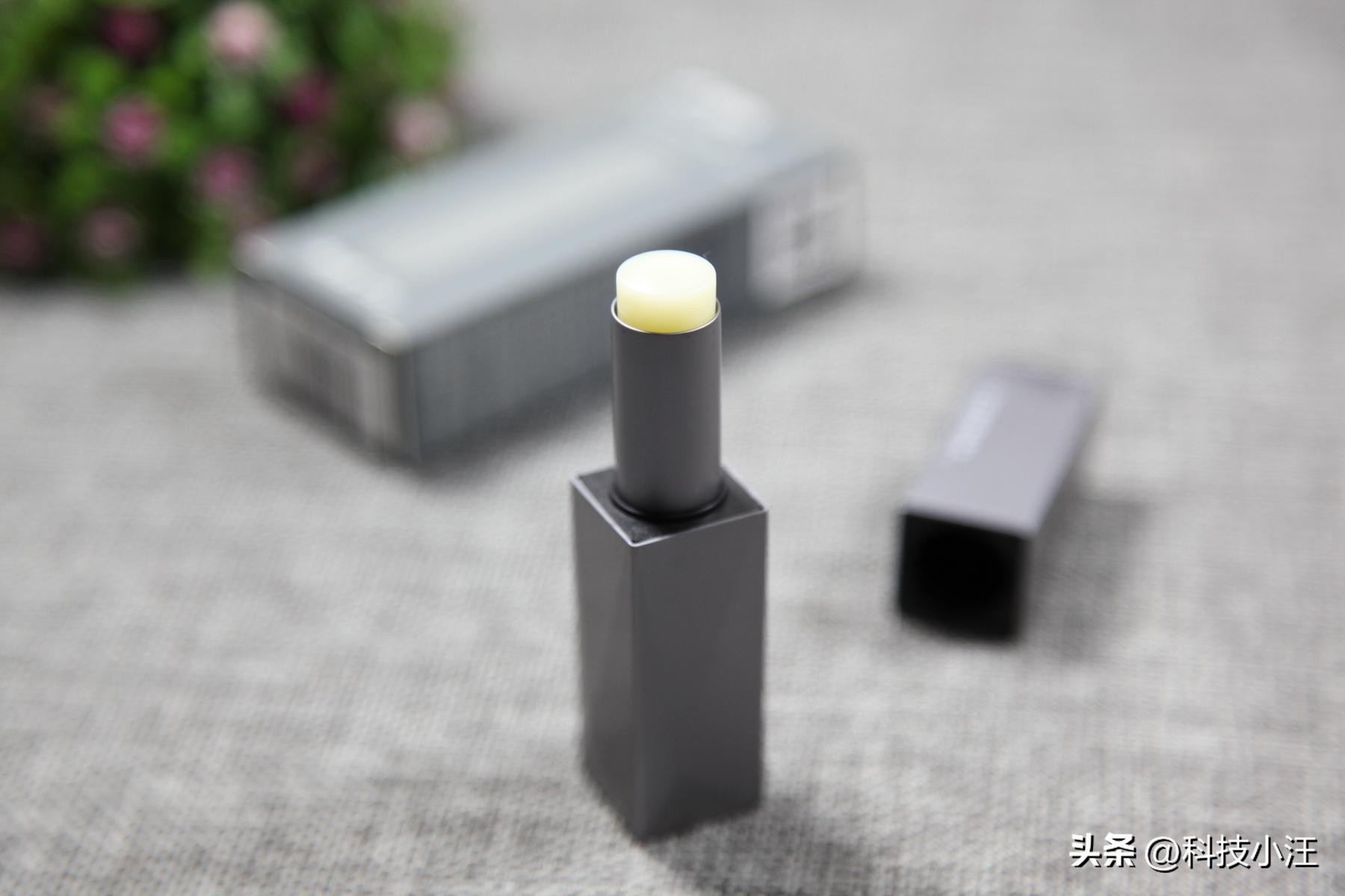 秋冬季节越来越干燥，男士护唇棒不仅要有型，更要有黑科技加持