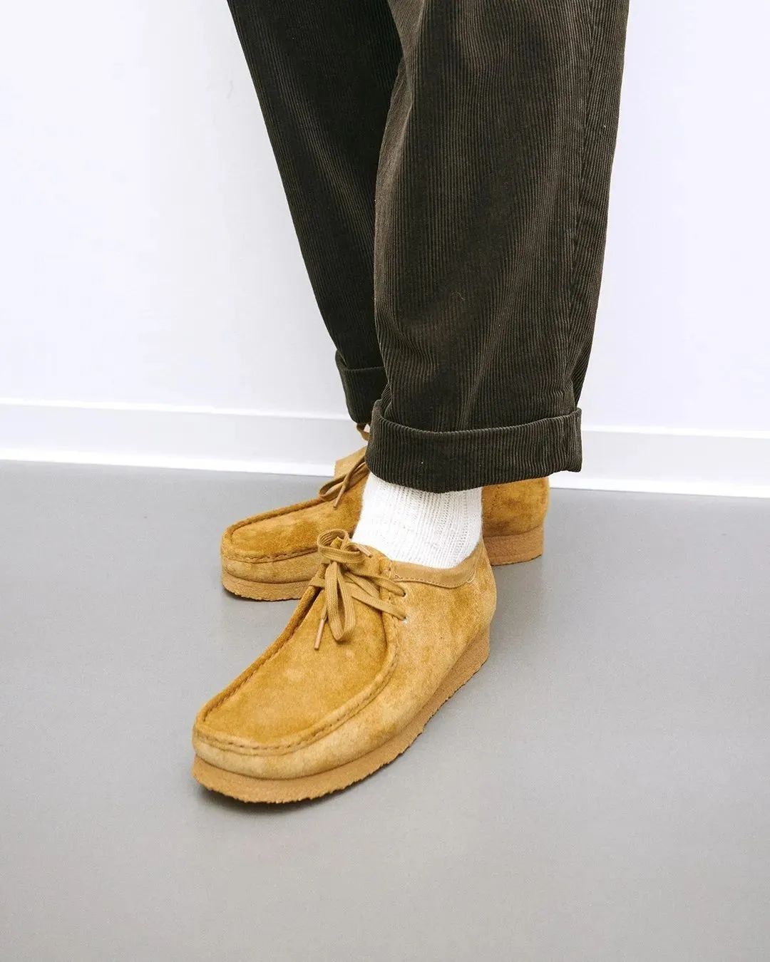 一穿就上瘾的时尚鞋,最新款的胶底鞋