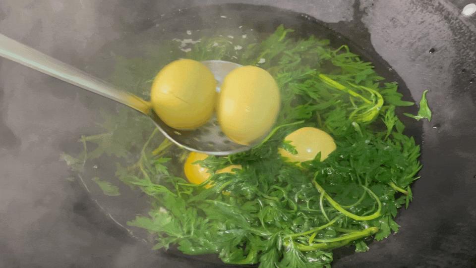 艾草煮鸡蛋有什么好处,艾草煮鸡蛋什么功效最好