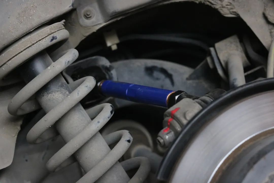 4代老皇冠翻新,翻新车十二代皇冠修复全过程