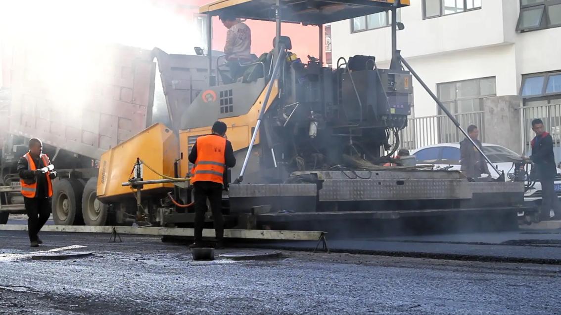 网红交警谭乔和老陈,谭乔采访说自己抑郁的原因