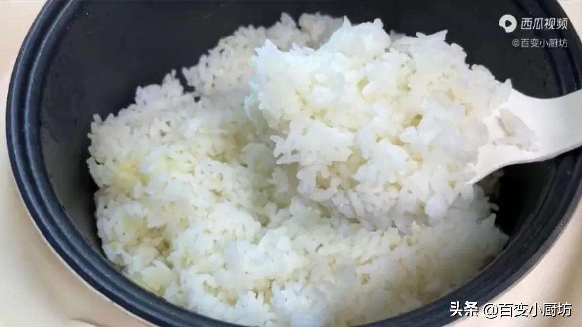 有电饭锅做米饭怎么样才能不粘锅,电饭锅做米饭不粘锅的方法