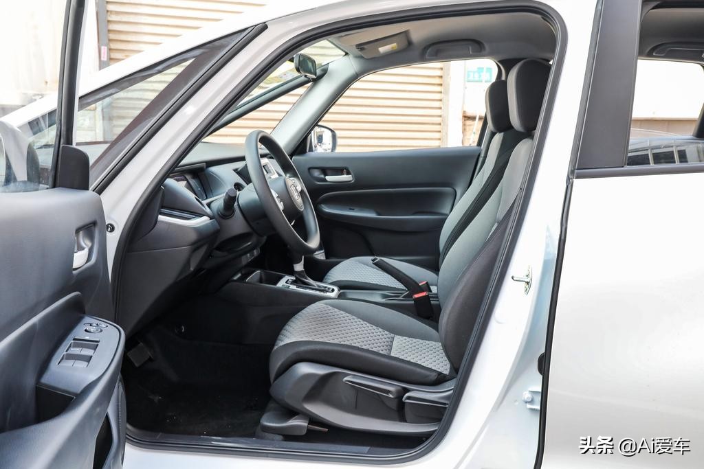 7万自动挡最好的车广汽本田飞度,低油耗大空间车型