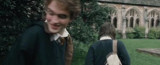 脸越方，人越性感