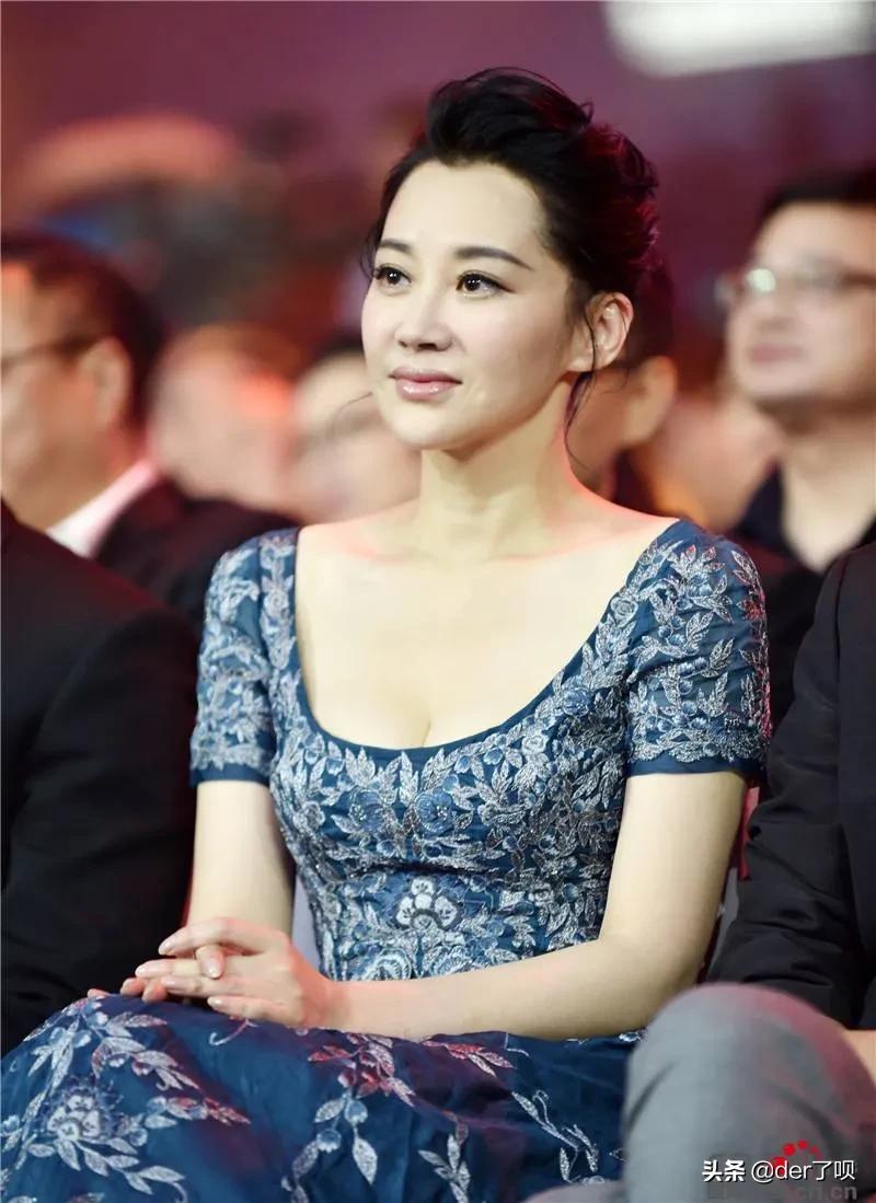 四位女明星出家你选择哪一位,87岁女尼姑