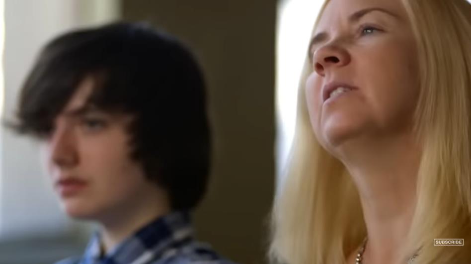 美国女子16岁时女变男被拍进纪录片，如今后悔：我变胖，还变丑了