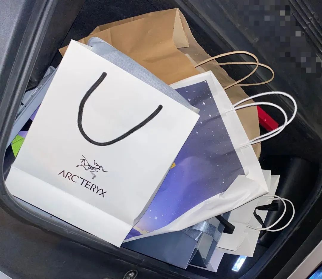 去奥特莱斯扫货的人都在哪卖货,北京去奥特莱斯买东西的是什么人