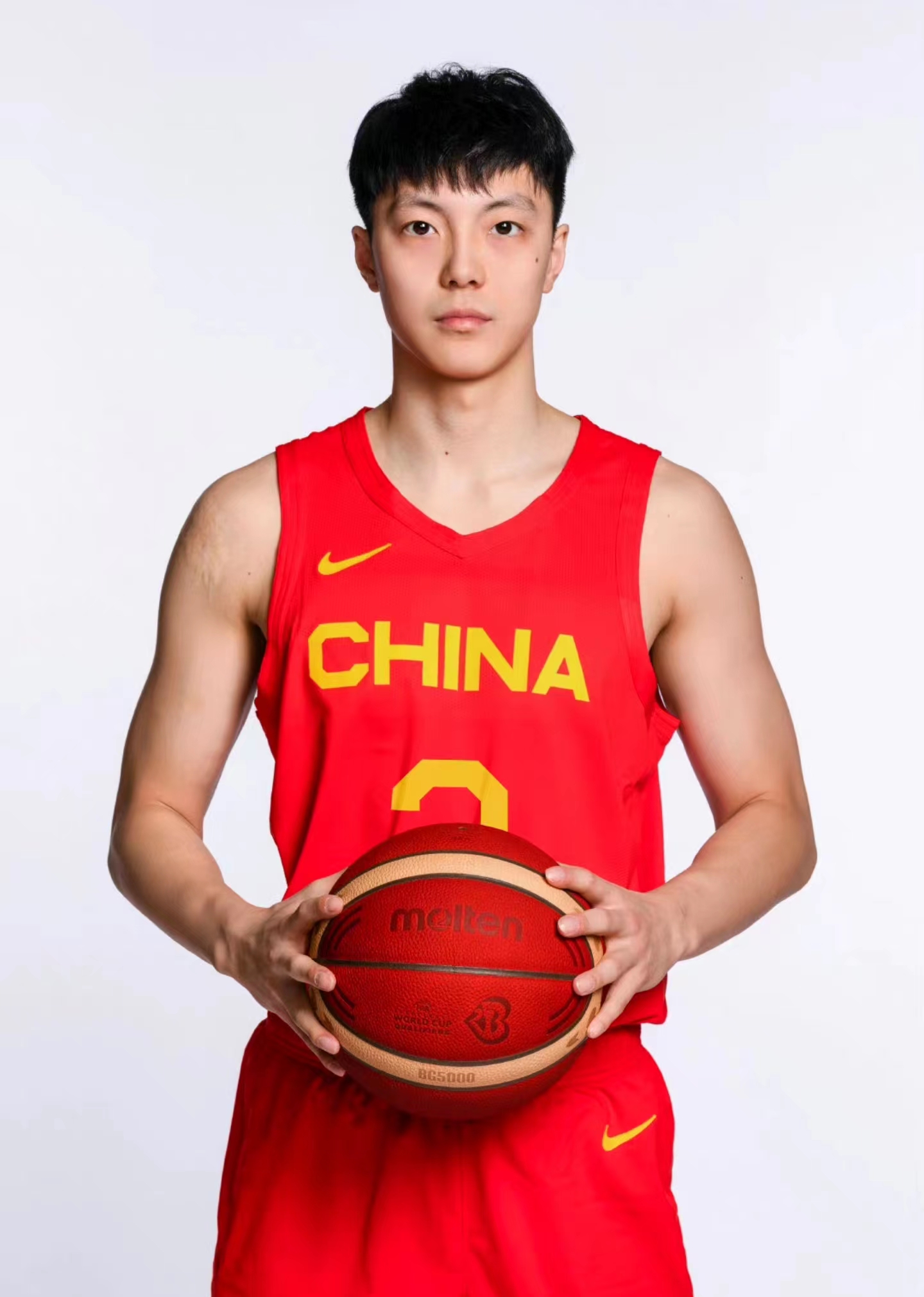 易建联赵睿胡明轩郭艾伦国家队,胡明轩和赵睿郭艾伦谁更强