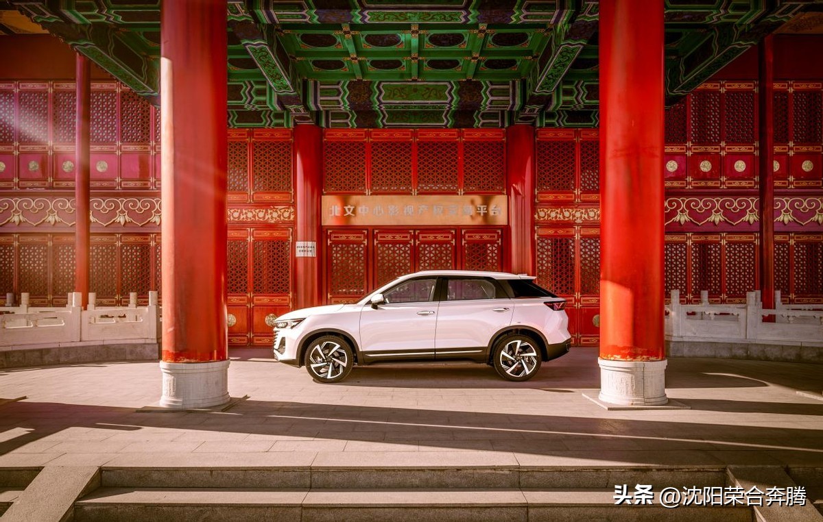 年轻人第一辆车在什么价位合适,年轻人第一辆车买新车还是二手