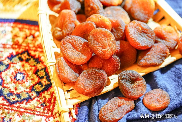 糖尿病人血糖10.3可以吃水果吗,糖尿病人晚上10点能不能吃水果