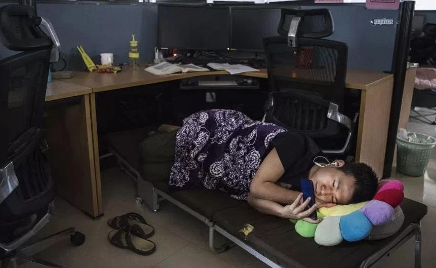 中央好消息：体制内不养闲人，5类人将失去铁饭碗，老百姓点赞