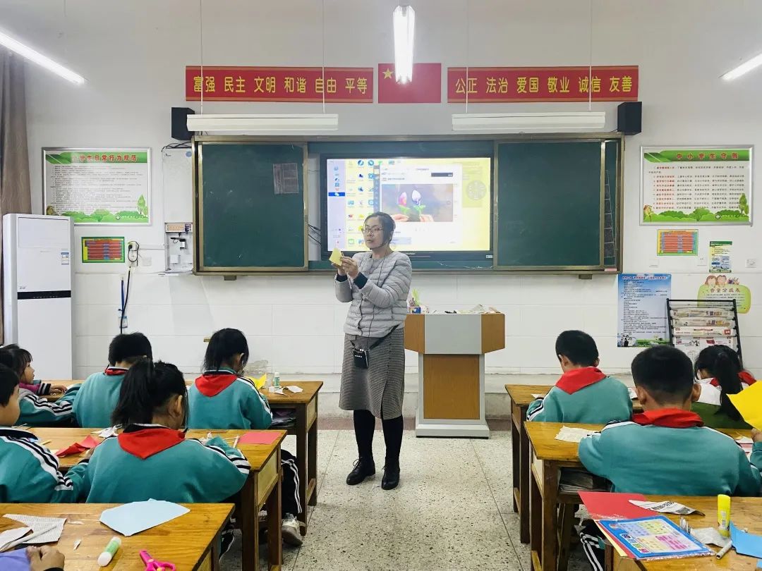 折纸社团课堂照片,手工社团折纸教案