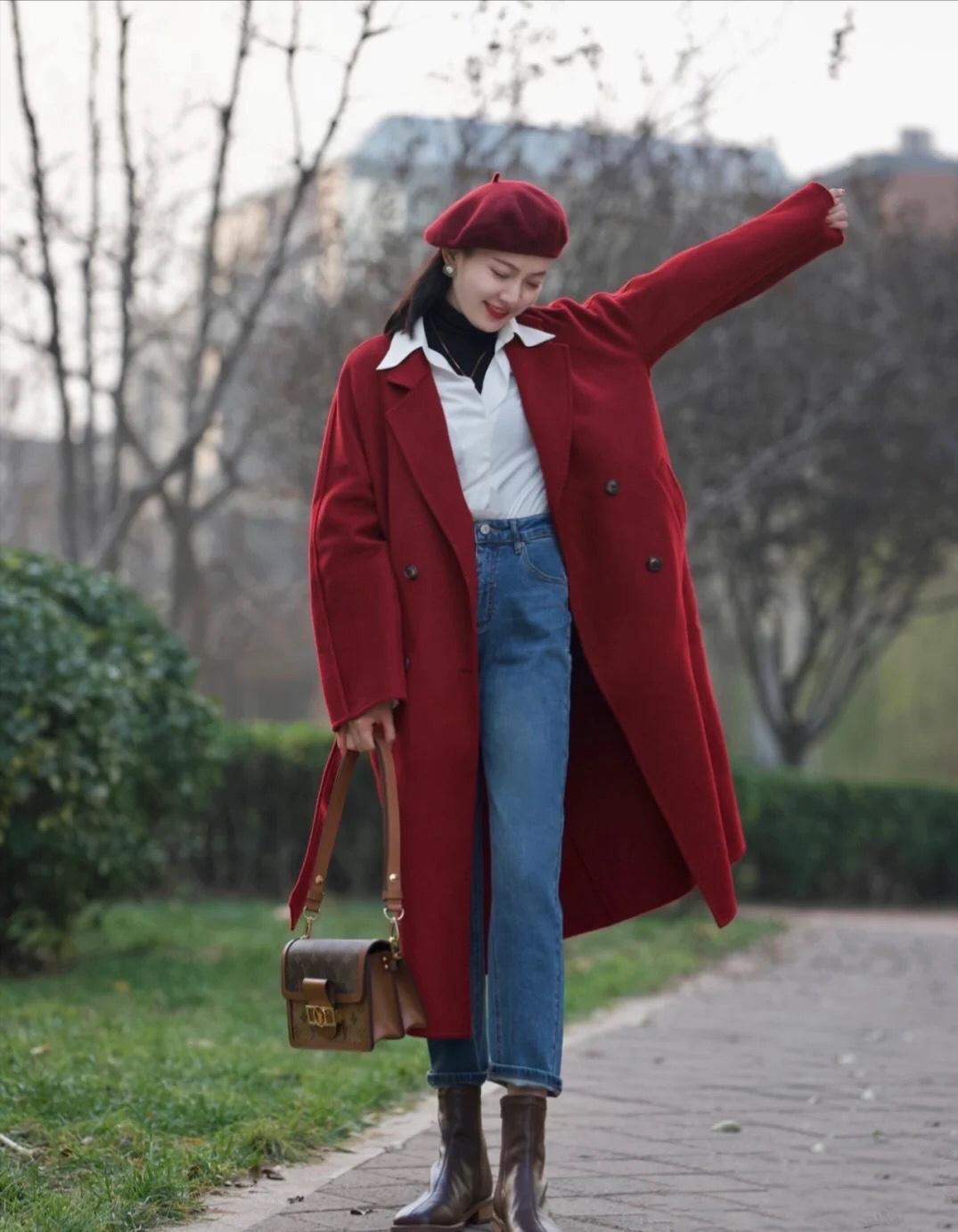 红色怎样穿喜庆但不会土气,新年穿红色是必修课怎么穿更好看