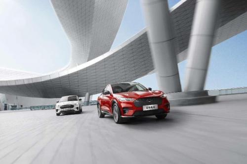 mustangmach-e瀵规瘮modely,绂忕壒鐢甸┈mache澶栬