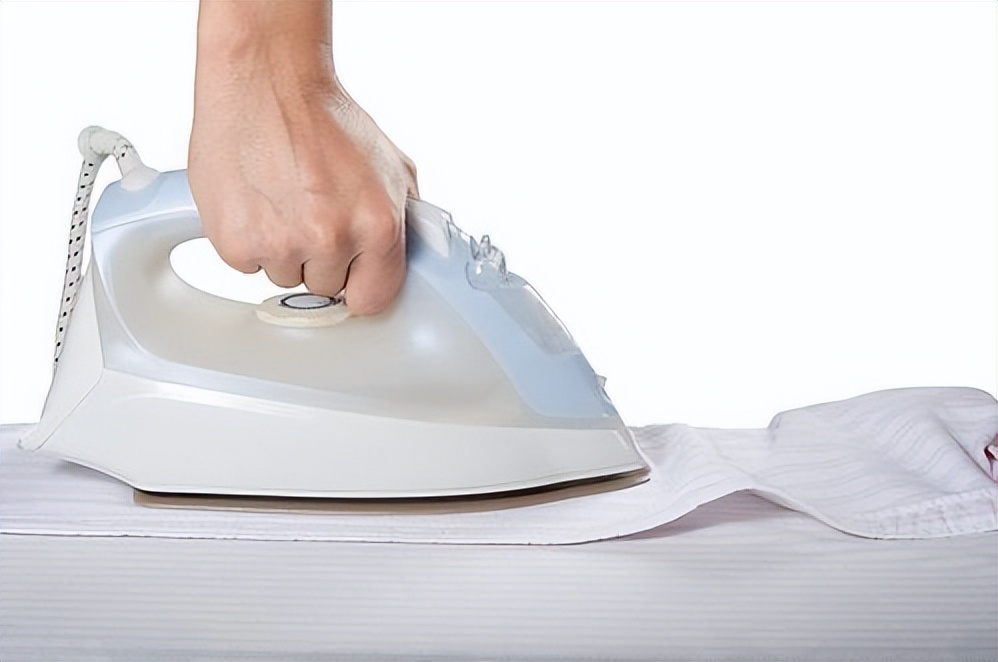 无蒸汽挂烫机快速熨平衣服,挂烫机熨衣服的原理是什么
