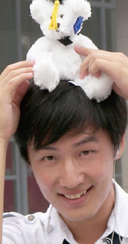 最新等着我主持人舒冬,央视等着我栏目主持人舒冬的衣着