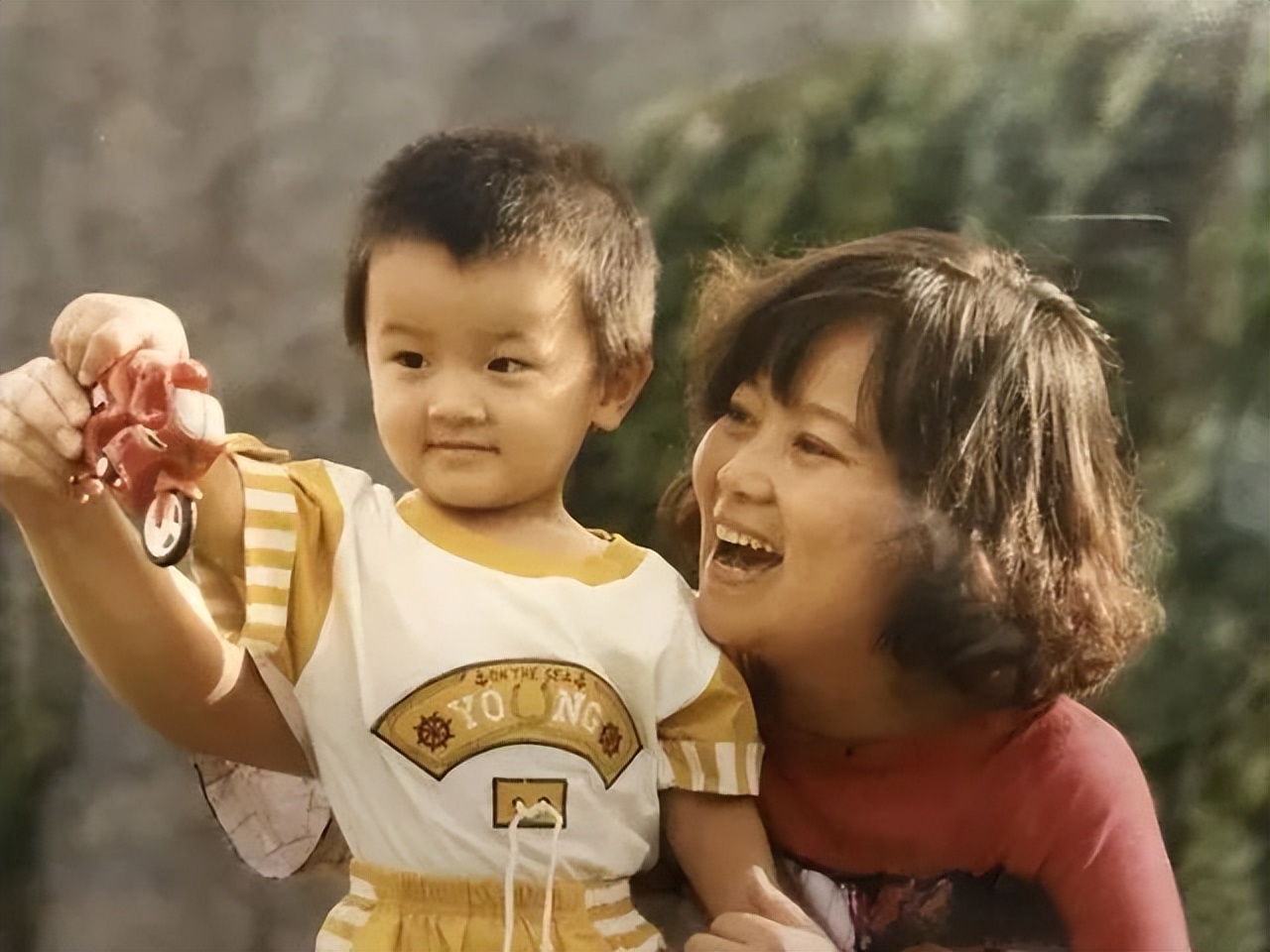 32岁离异后嫁给小8岁男人,32岁离异后嫁给小8岁的男人