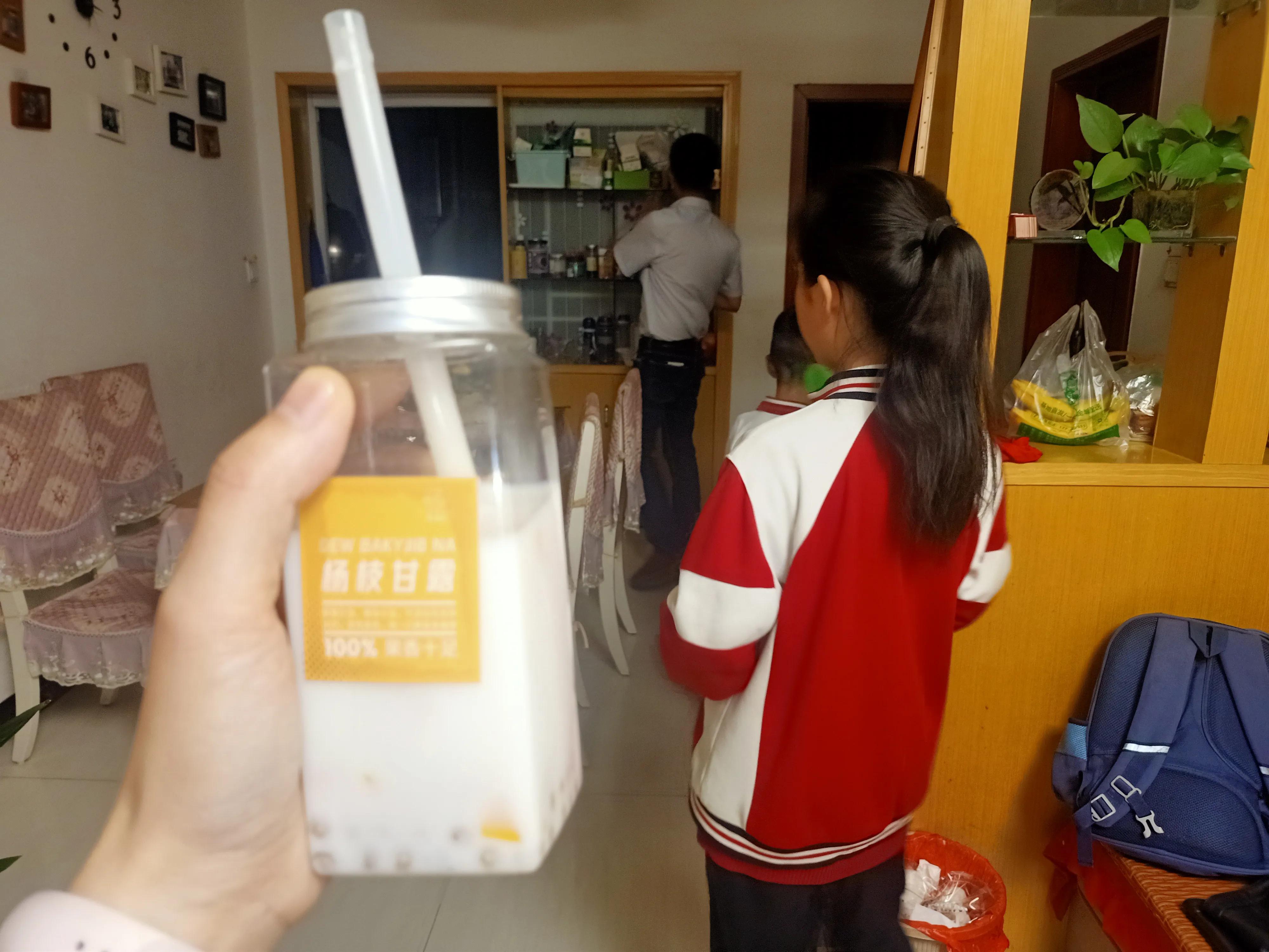 昕昕悦悦,昕昕和悦悦