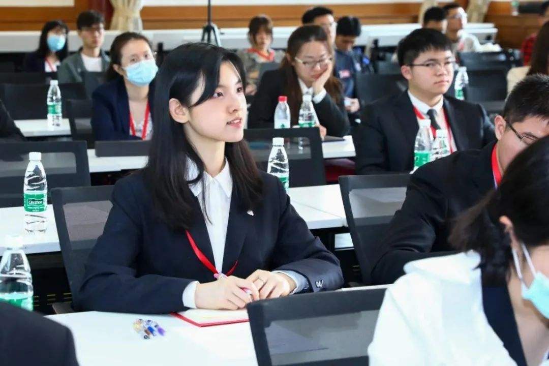 宽松的衣服和鲶鱼须,宽松大鲶鱼