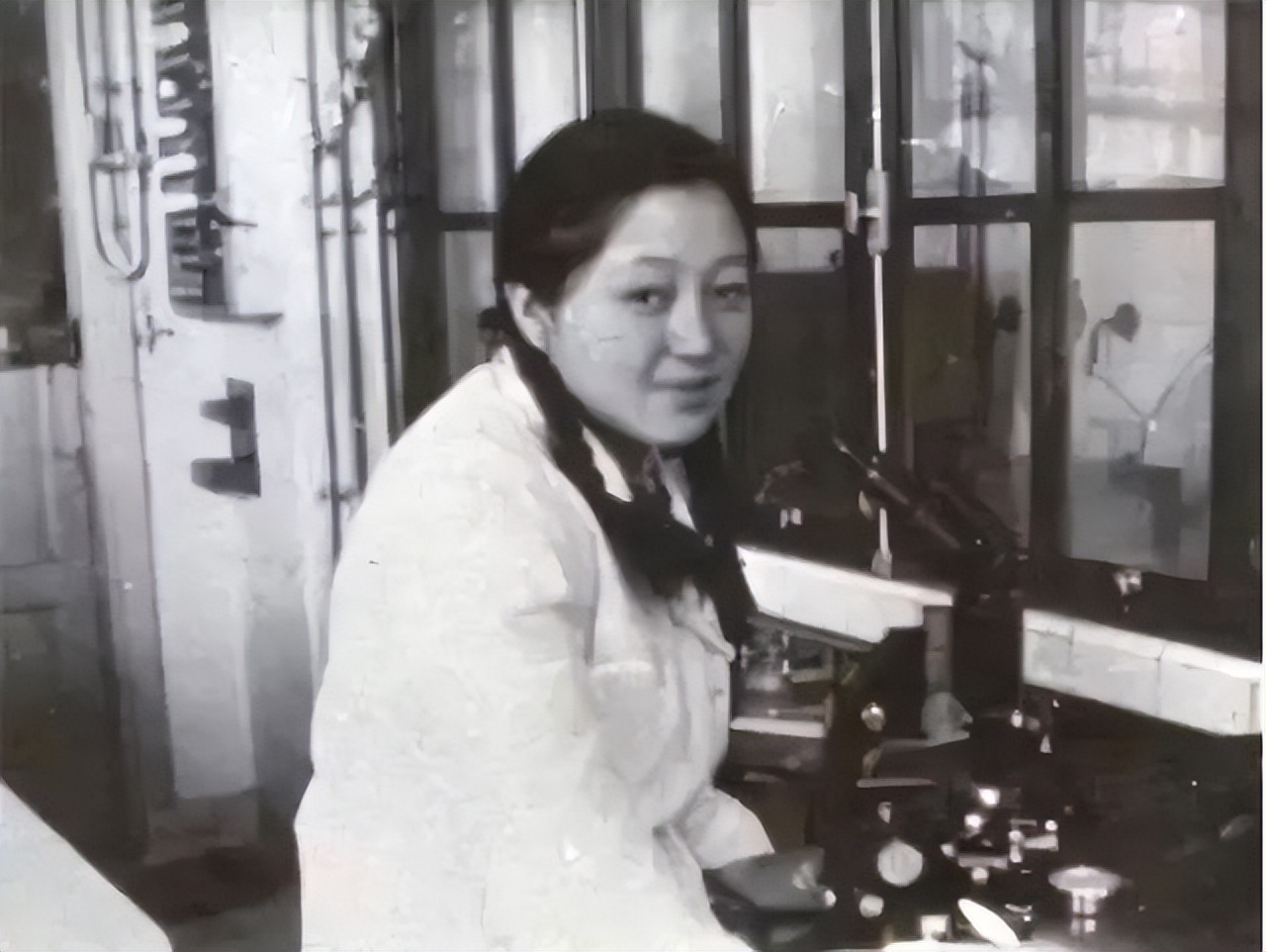 何泽慧姐妹院士,何泽慧院士生前生活在清华吗