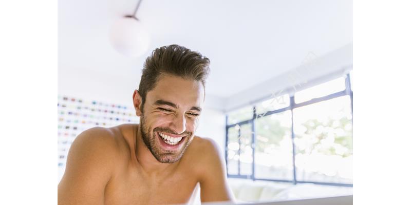 凤凰男母亲退出家族群：“红包你们发100，让我发8000，想得美”