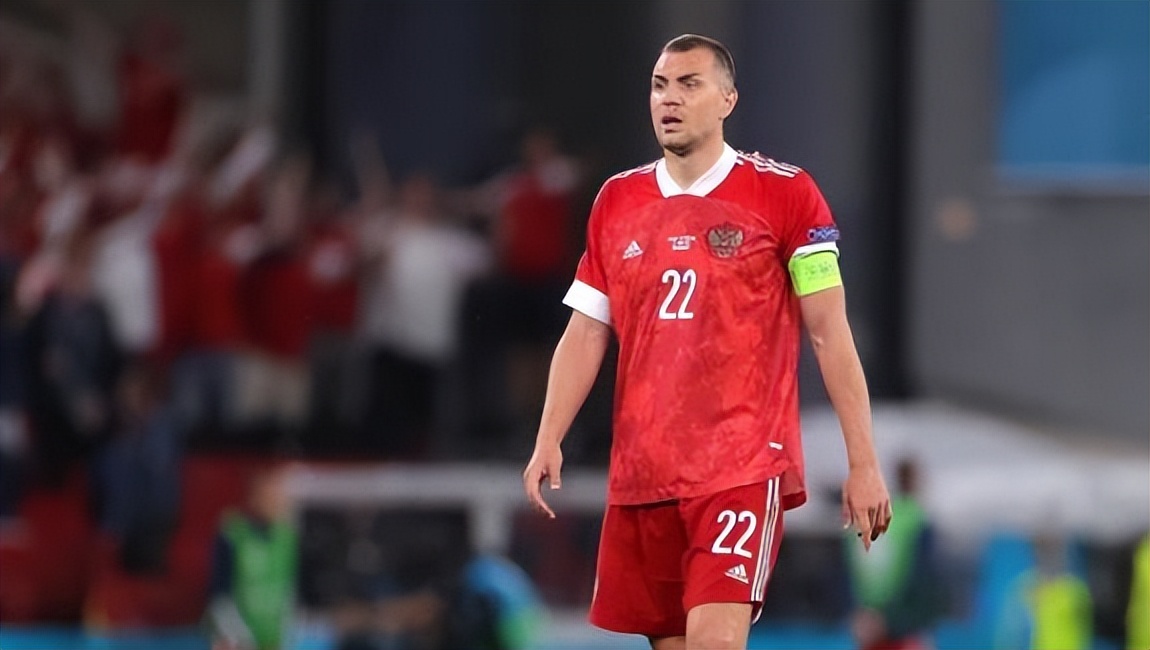 大牌中锋或将登陆上海足坛！新东家已浮出水面，曾效力欧冠豪门