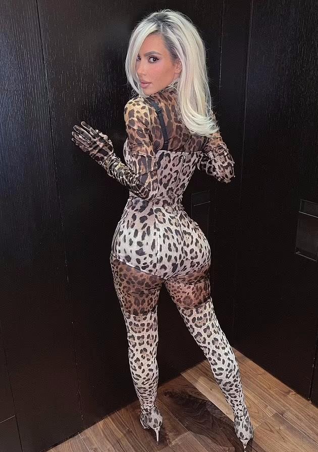 金卡戴珊优雅照,金卡戴珊惊艳美照带货口红