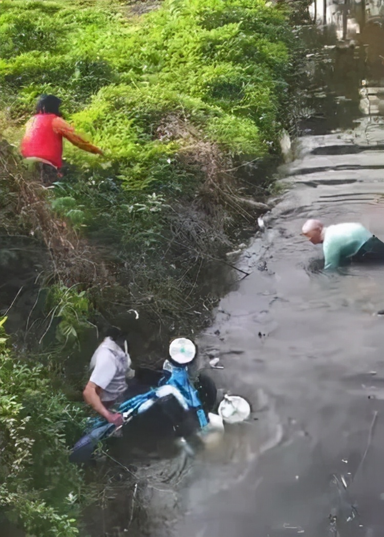 别骂男足了，来看看什么是真正的中国男神