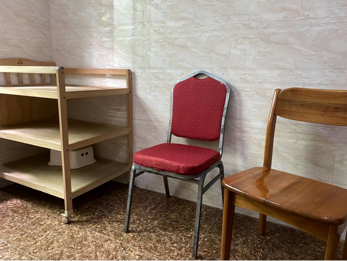 公共场所喂奶安全吗,公共母婴哺乳室