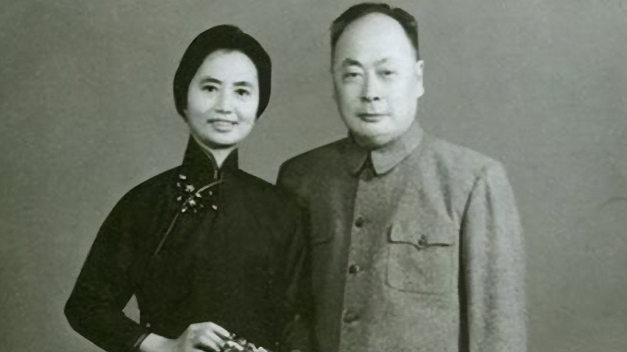 69年陈毅落选中央政治局委员，*世友许**愤愤不平，在会场做了一件事