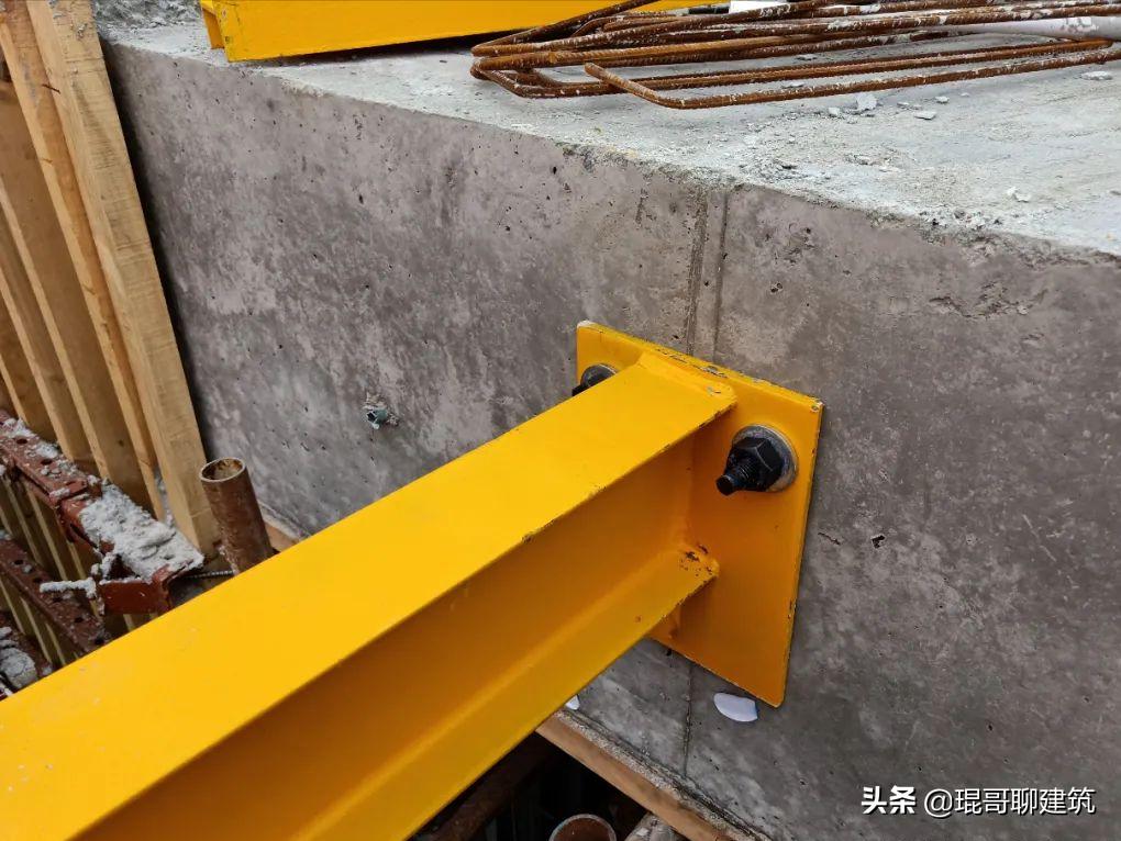 新型悬挑架全套图纸大全集,新型悬挑架半预埋和穿墙哪个安全