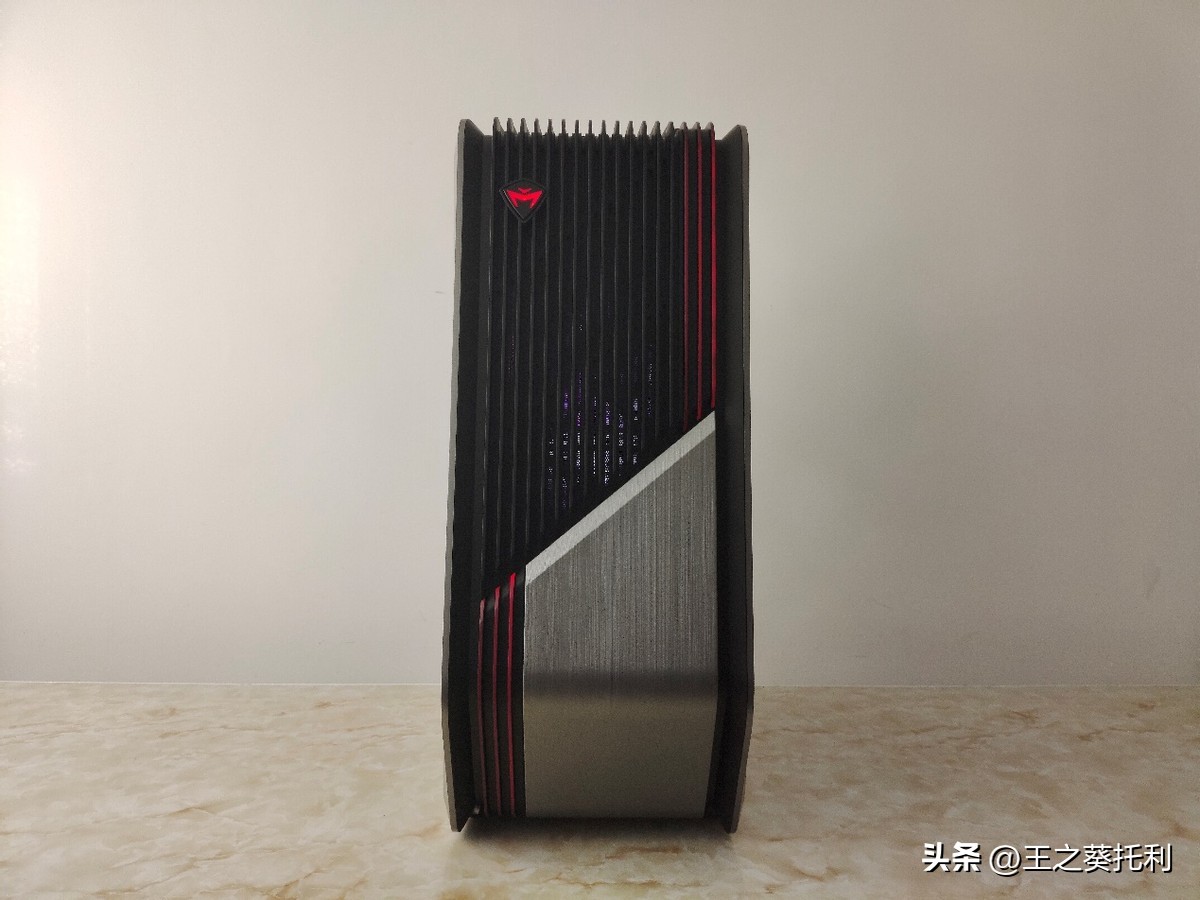 机械师f117-x游戏主机测评,机械师f117-vi78750h1050ti测评