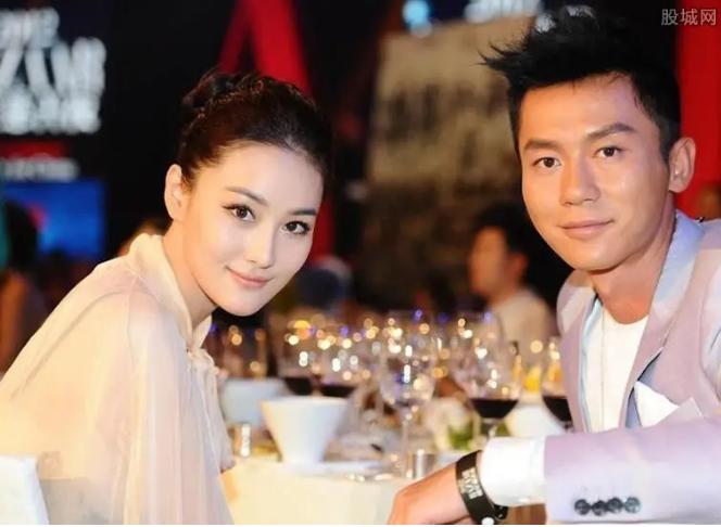 张馨予晒出老公何捷照片帅气迷人,张馨予和老公何捷婚后齐露面