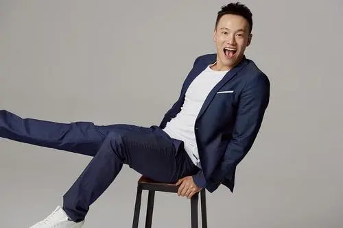 这部网大上线就热度第一,口碑却两极分化,堪称低配《拆弹专家》