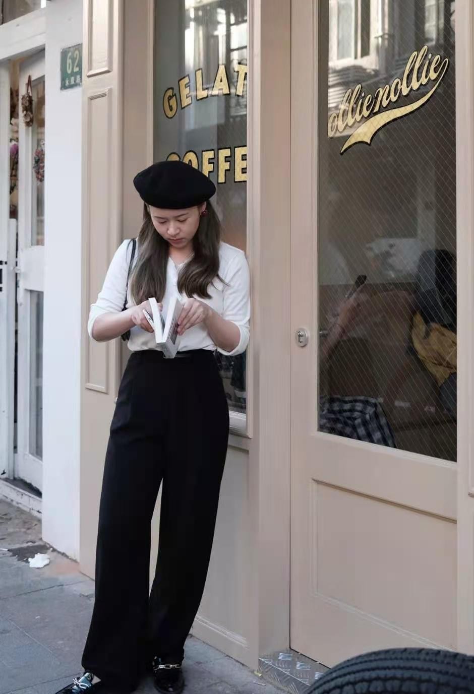 裤子到底是穿在肚脐以下还是以上,裤子裤腰是穿紧点好还是松点好