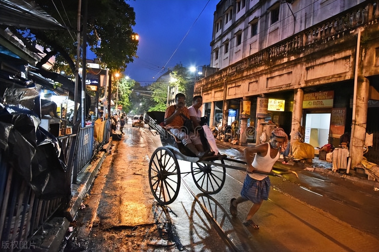 船到孟加拉，当地人送女儿给船员的婚俗要不得，船员善举让人感动