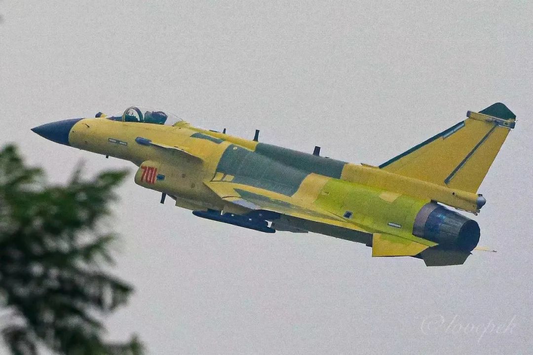 歼10战斗机改装视频,歼10大秀