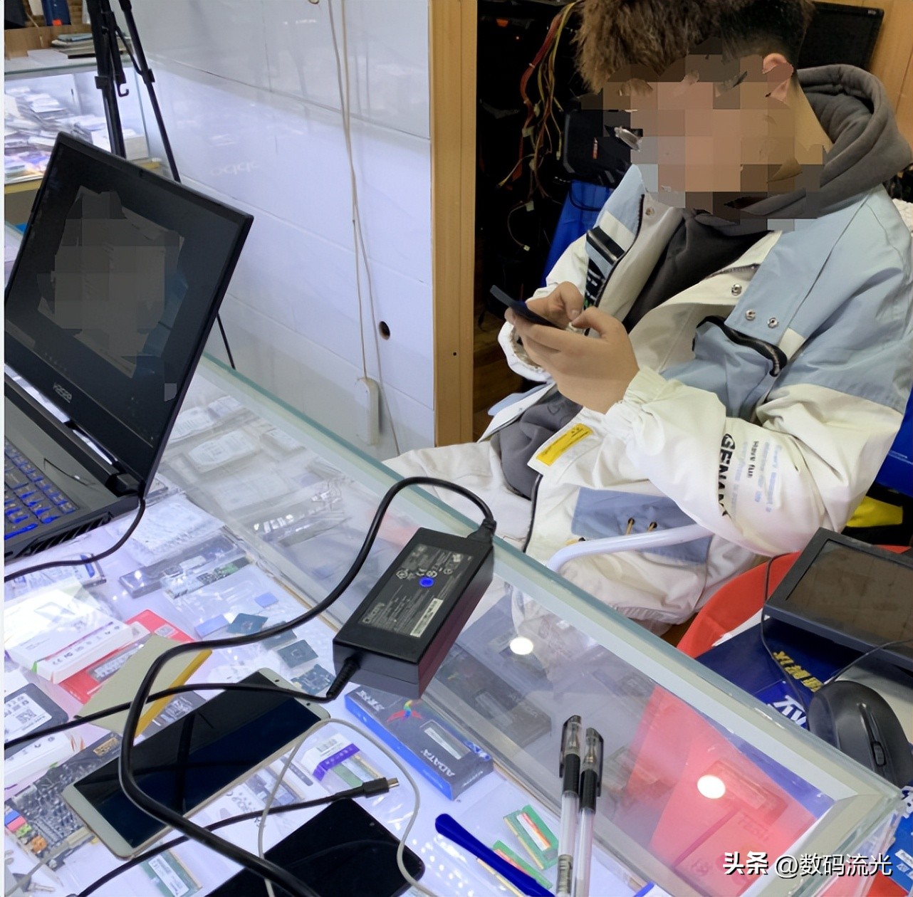 打死不买这些电脑了，朋友花钱买罪受，电脑买没几天跑售后两次！