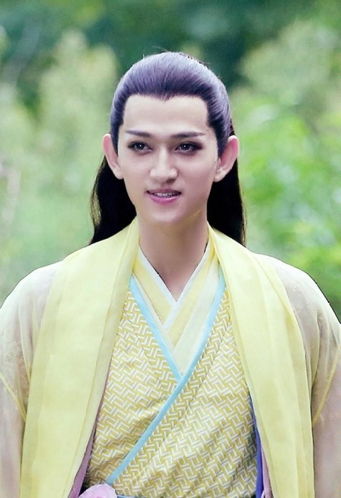 向生活低头摆摊卖衣服,向生活低头原创