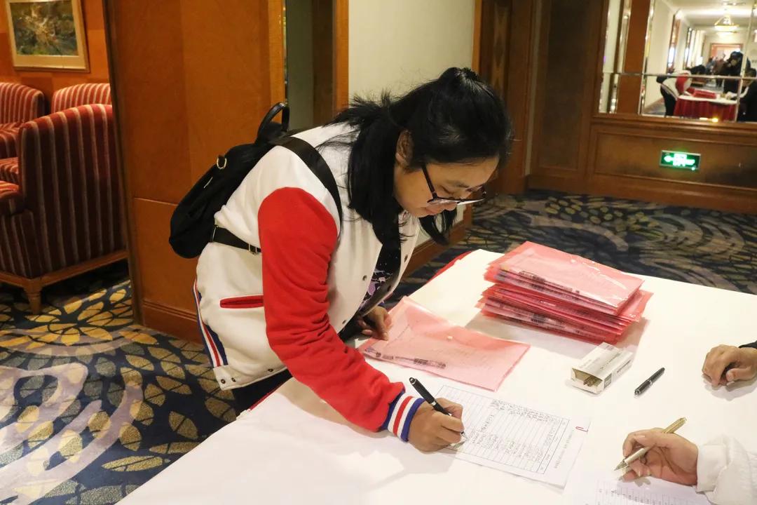 汕头市围棋协会举行换届选举大会，郑汉杰连任会长