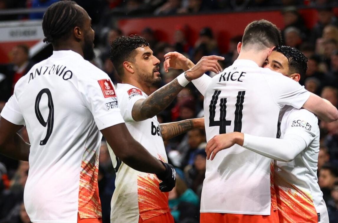 逆转!89分钟进球+第94分钟进球!曼联拒绝爆冷,球迷狂欢