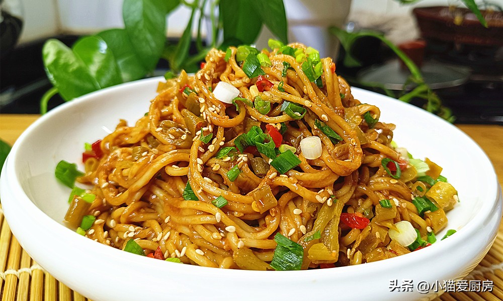 武汉热干面芝麻酱用水调还是油调,正宗武汉热干面怎么做好吃