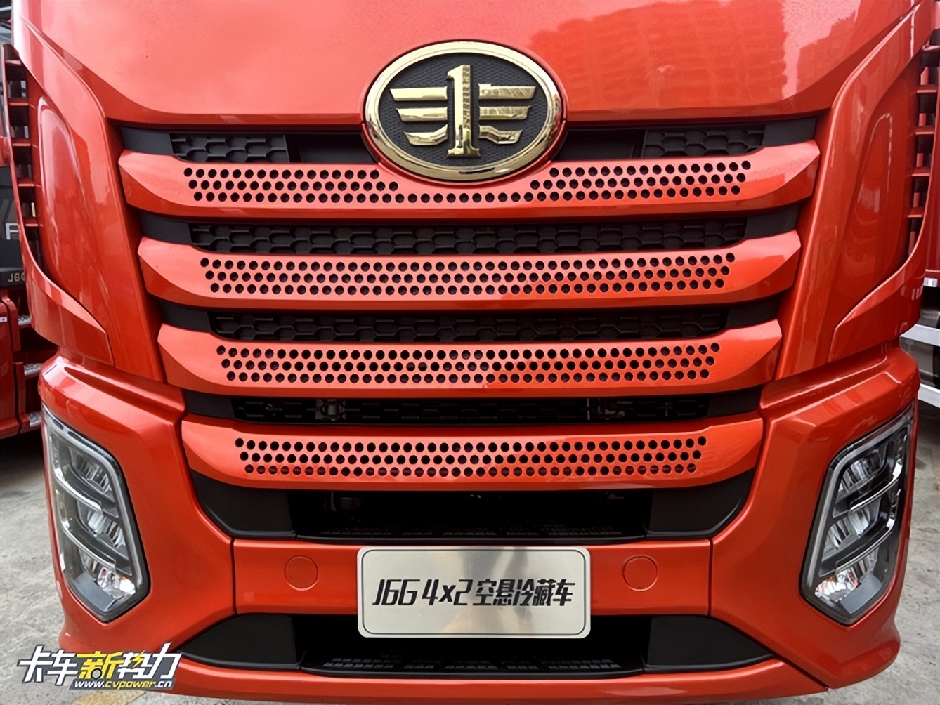 6.8米解放j6g最新款自动挡,解放j6g新款内部图片