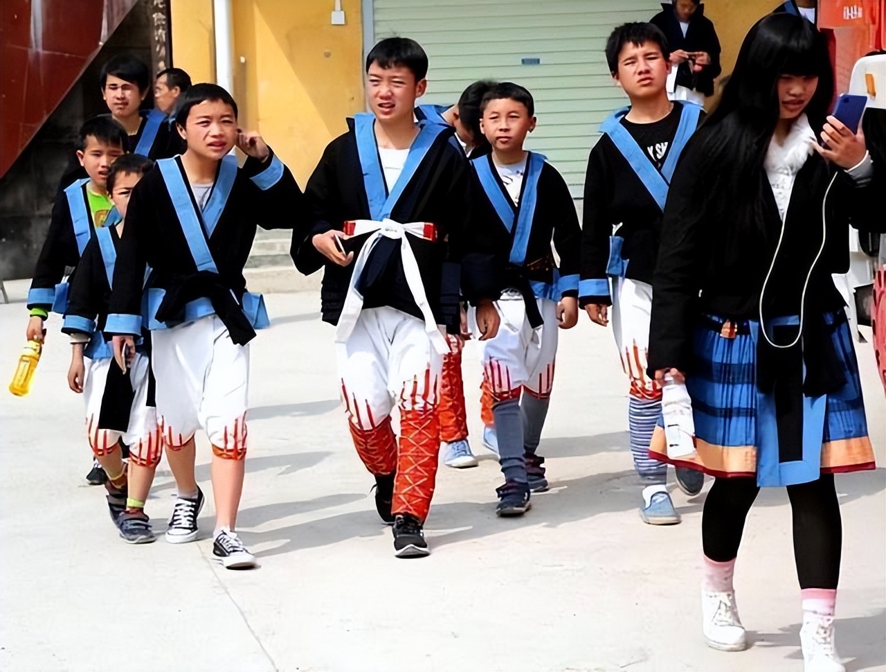 白裤瑶族人图片,白裤瑶族服饰有多惊艳