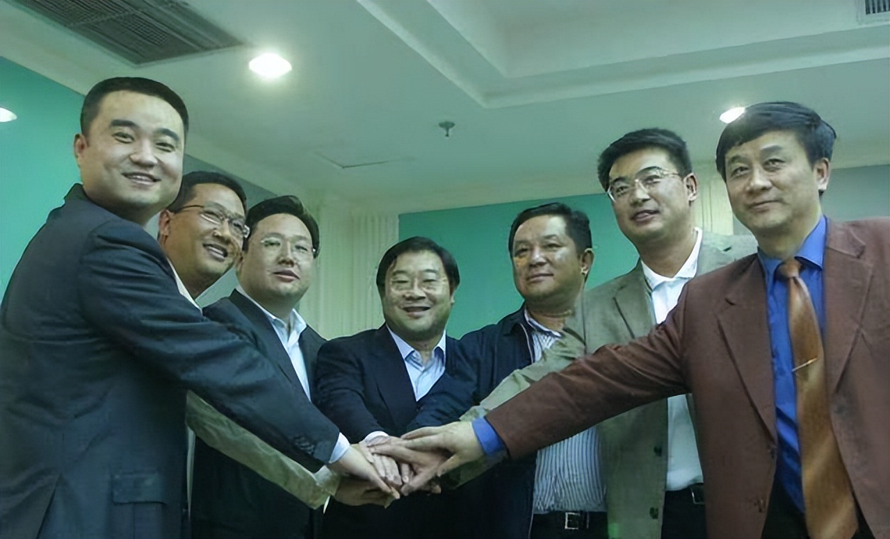 属下违抗少主命令被责罚,属下违抗太子命令被责罚