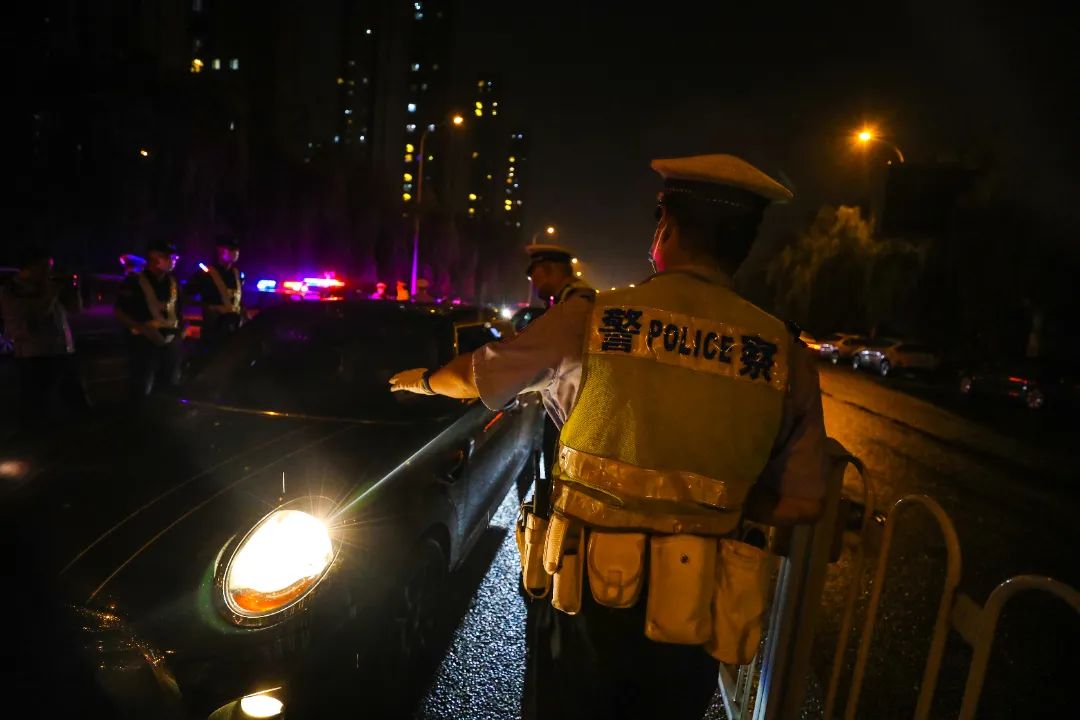 【夏季治安打击整治“百日行动”】天津公安开展第二次夏夜治安巡查宣防集中统一行动